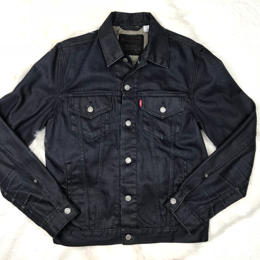 SOLD EUC Levi’s Trucker Denim Jacket, medium - Picture 1 of 7